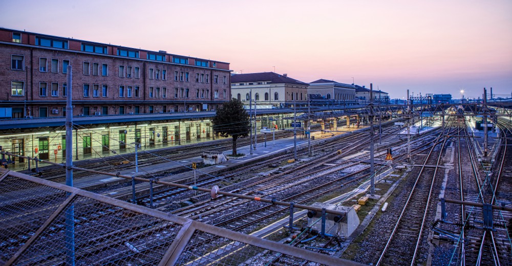 coronavirus-stazione-bologna_grande coronavirus-stazione-bologna_grande