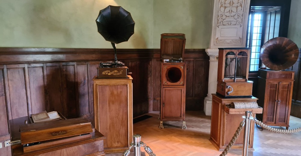 Nuovo allestimento Collezione Marini alla Rocchetta Mattei