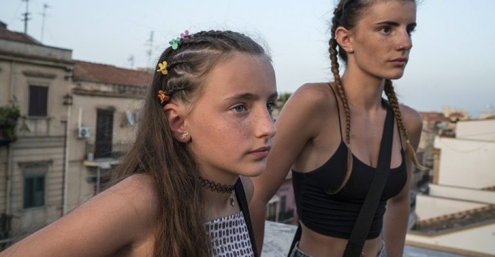 Con i Bambini mostra “Stati d’infanzia. Viaggio nel Paese che cresce”