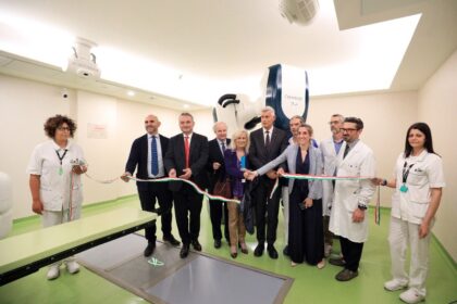 Fondazione Carisbo e Intesa Sanpaolo per l’assistenza sociosanitaria nella Città metropolitana di Bologna: inaugurato all’Ospedale Bellaria il CyberKnife