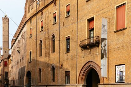 Fondazione Carisbo e Comune di Bologna firmano il comodato di Palazzo Pepoli Vecchio